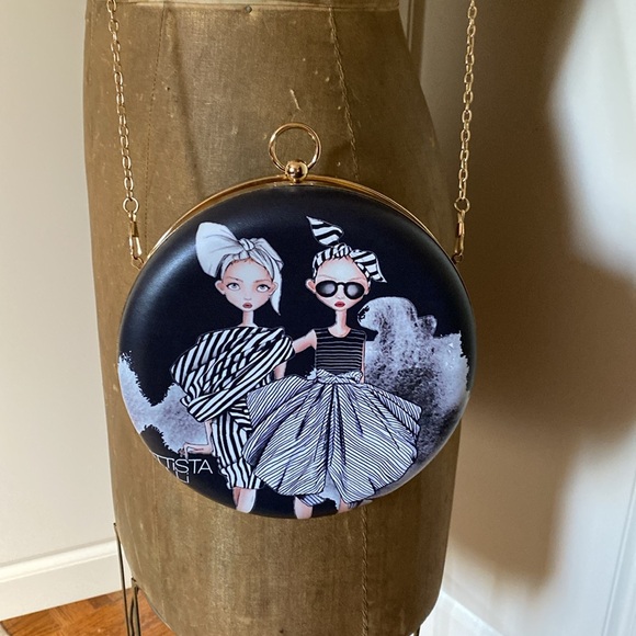 FUN AND FUNKY BATTISTA VALLI PURSE . - Picture 2 of 8